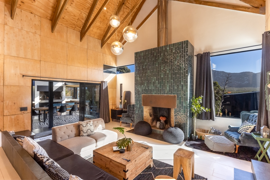 6 Bedroom Property for Sale in Pringle Bay Western Cape